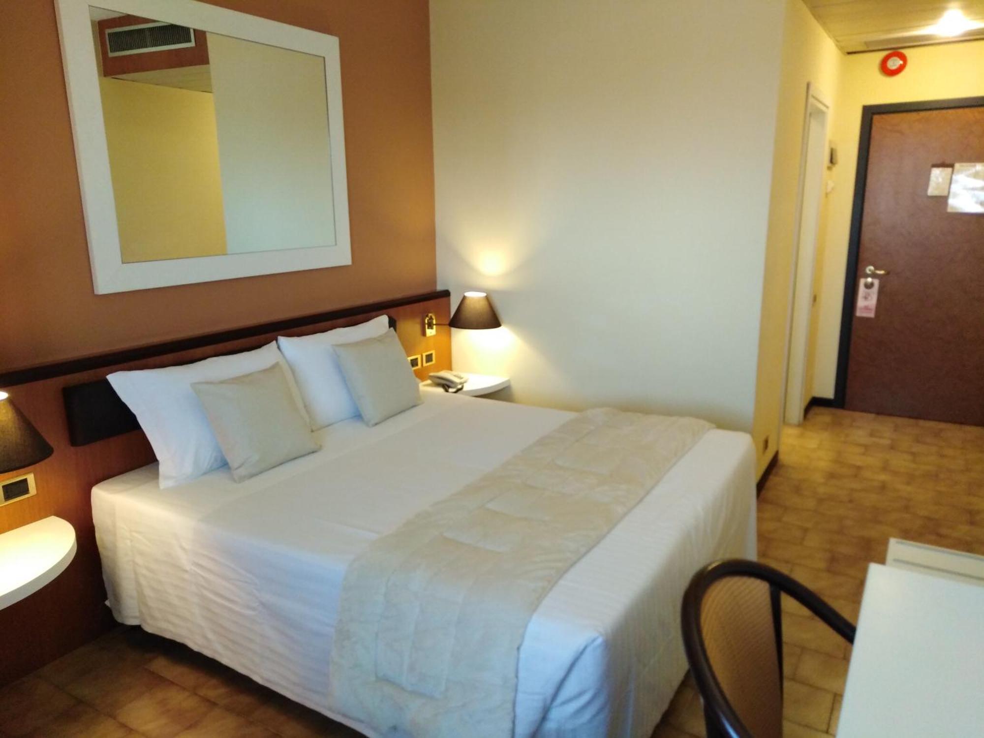 Rhi Porta Bologna Hotel Pieve di Cento Exterior photo